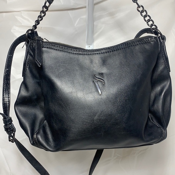 Simply Vera Vera Wang Handbags - SIMPLY Vera Vera Wang Black Faux Leather Crossbody w Zipper Closure
